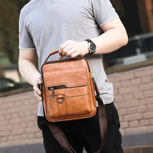 bolsa-de-couro-masculina-transversal-ideal-para-trajetos-urbanos