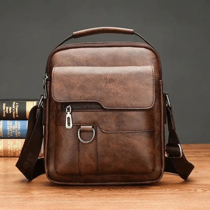 bolsa-de-couro-masculina-transversal-com-múltiplos-compartimentos