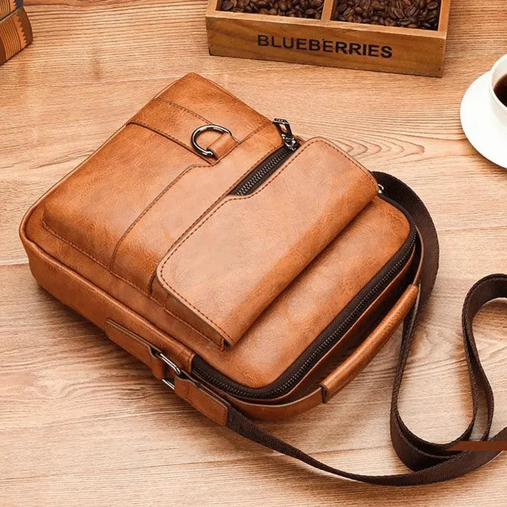 bolsa-de-couro-masculina-transversal-com-organização-interna-prática

