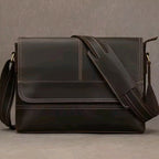 bolsa-de-couro-masculina-transversal-com-estilo-atemporal

