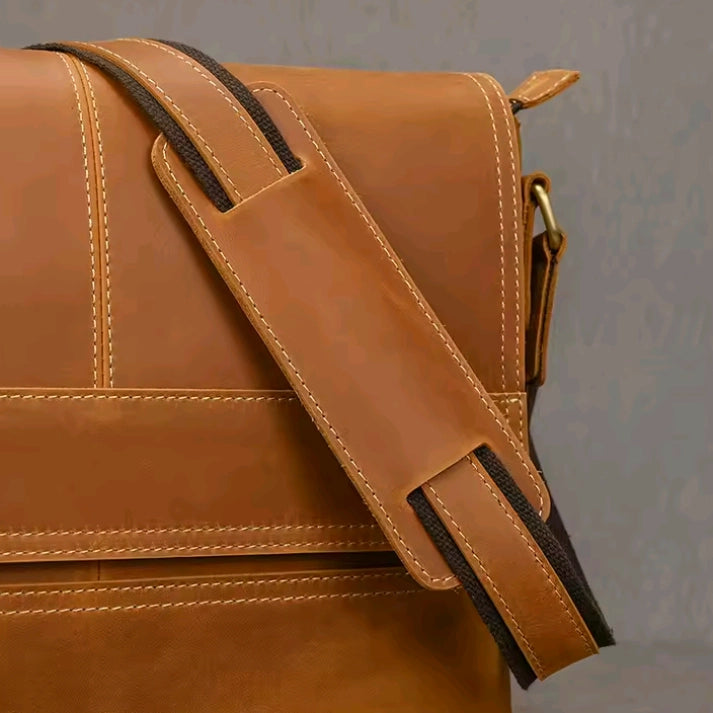 bolsa-de-couro-vintage-massimo-com-organização-interna-refinada