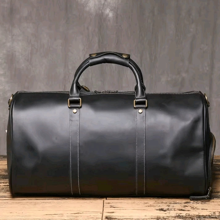mala-de-viagem-em-couro-com-design-clássico-e-resistente