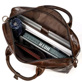 maleta-de-couro-executiva-leather-com-design-discreto-e-funcional