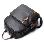 mochila-de-couro-preta-modelo-vintage-com-acabamento-refinado