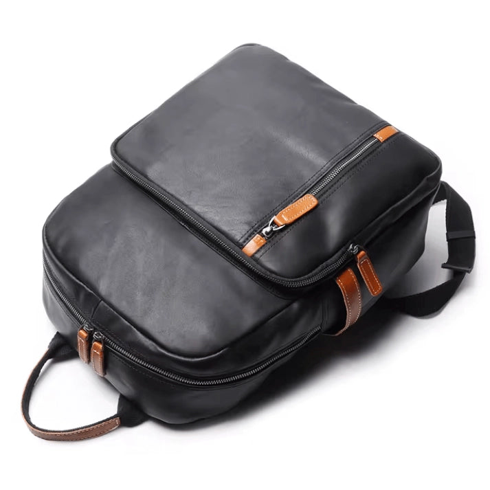 mochila-de-couro-preta-modelo-vintage-com-acabamento-refinado