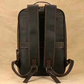 mochila-de-couro-legitimo-com-acolchoamento-protetor-e-estilo-minimalista