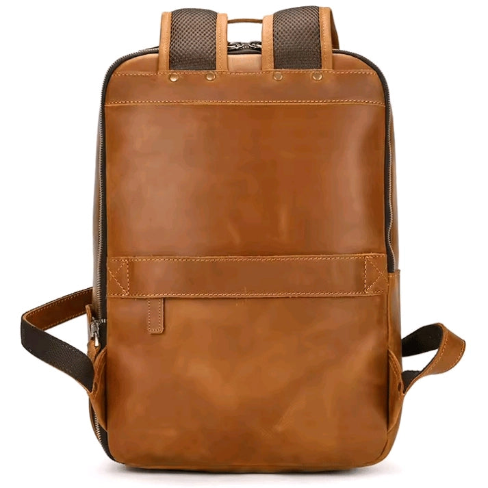 mochila-masculina-de-couro-com-textura-natural-e-painel-acolchoado