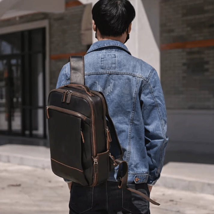 mochila-de-couro-legitimo-preta-para-homens-com-design-inteligente