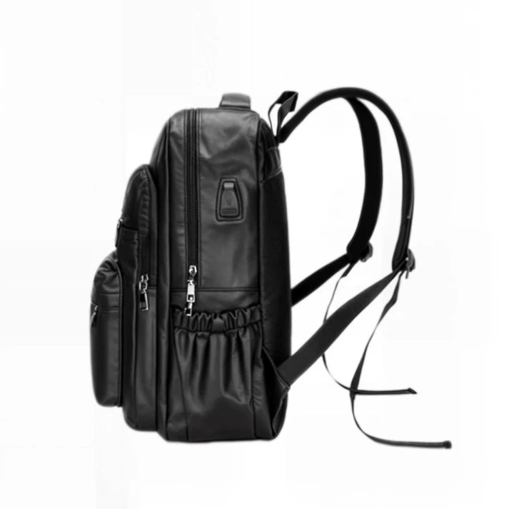 mochila-masculina-preta-de-couro-para-estilo-e-função