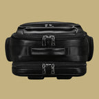 mochila-de-couro-preta-com-compartimento-para-laptop-e-usb-powerpak