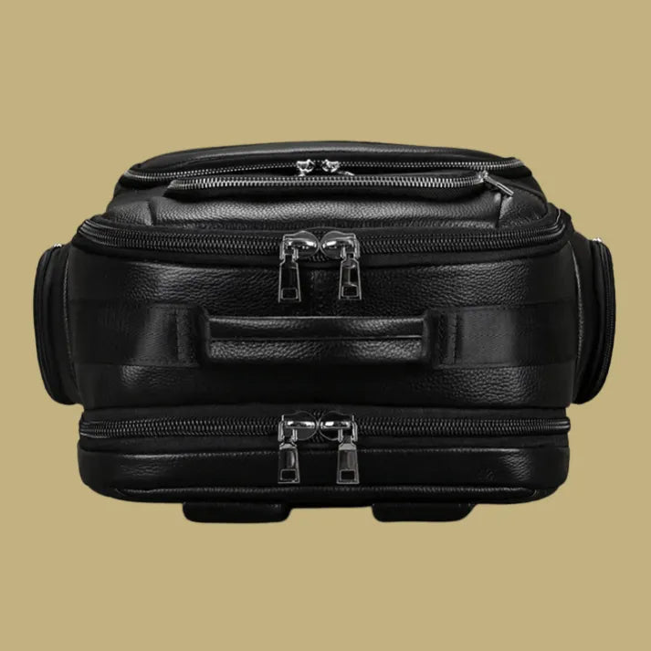 mochila-de-couro-preta-com-compartimento-para-laptop-e-usb-powerpak
