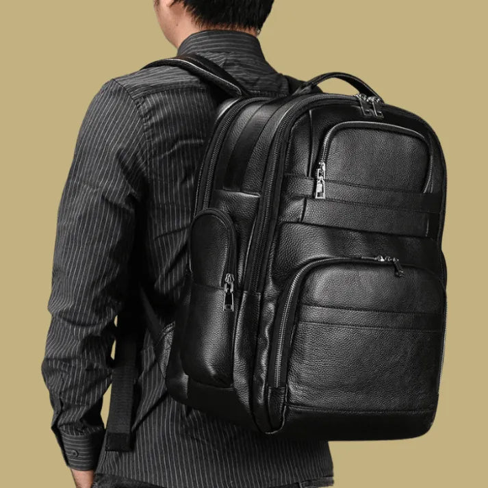 mochila-de-couro-legitimo-wik-powerpak-com-conexao-usb-e-design-moderno