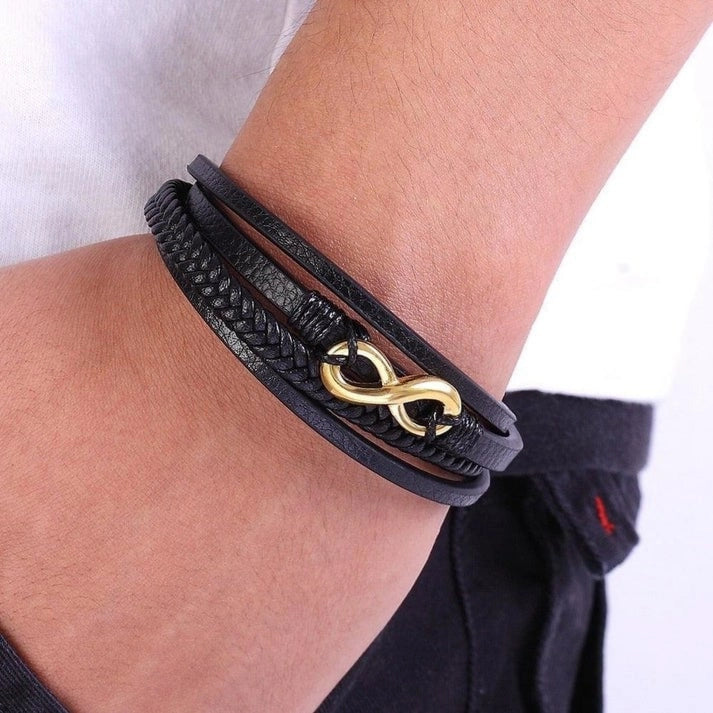 pulseira-de-couro-masculina-com-símbolo-infinito-e-acabamento-premium